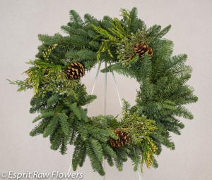 Mixed Green Wreath 24&quot;