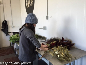 Wreath maker in action